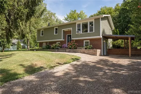10807 Santello Dr, North Collins, NY 14111