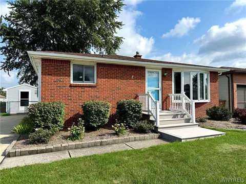 104 Castlewood Dr, Cheektowaga, NY 14227