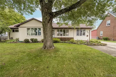 132 Brookside Dr, Buffalo, NY 14220