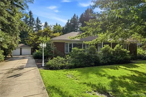 2783 Clinton St, West Seneca, NY 14224