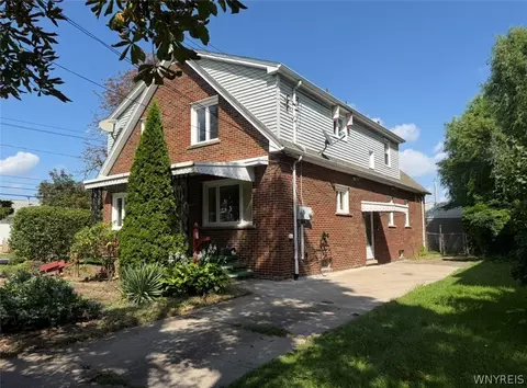 563 27th St, Niagara Falls, NY 14301