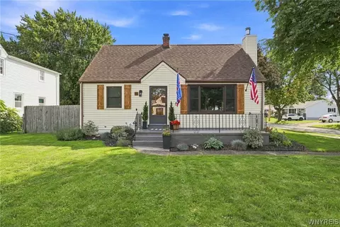 61 Grant St, Lancaster, NY 14086