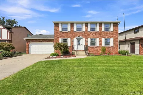 62 Deer Chase Rd, West Seneca, NY 14224