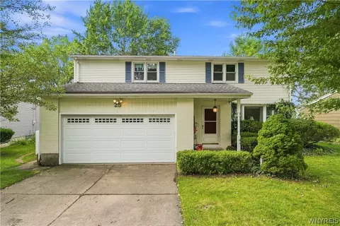 25 Jeffrey Dr, Amherst, NY 14228