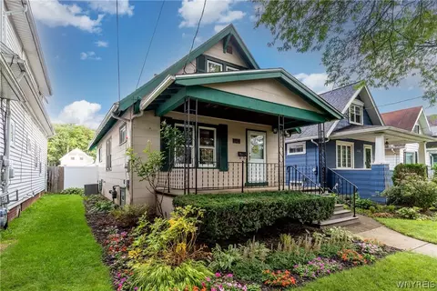 2462 Willow Ave, Niagara Falls, NY 14305