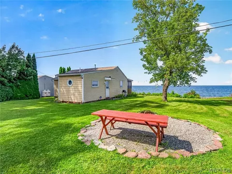 11153 Peters Ln #15, Yates, NY 14098