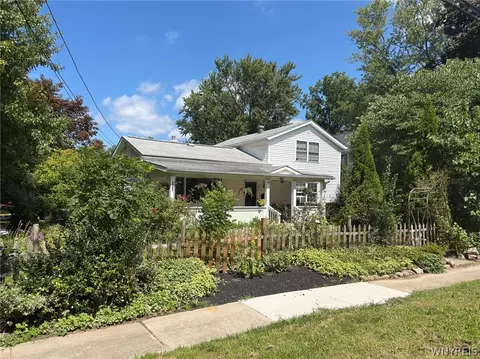 300 Oneida St, Lewiston, NY 14092