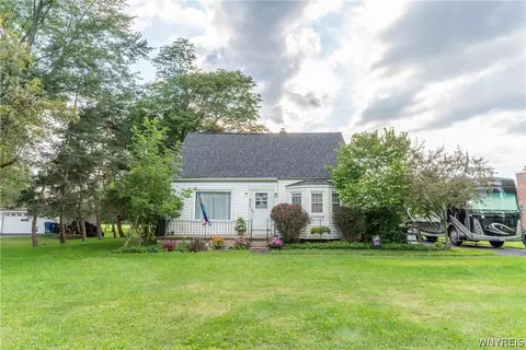 212 Country Pkwy, Amherst, NY 14221