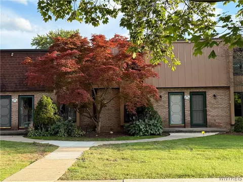 75 Groton Dr #F, Amherst, NY 14228