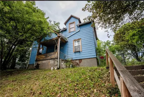 1218 College Ave, Niagara Falls, NY 14305