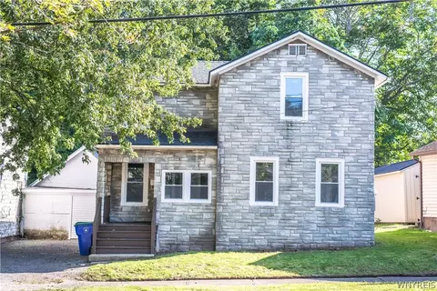 104 E Oak Orchard St, Shelby, NY 14103