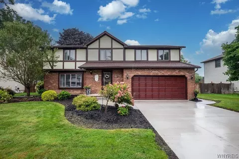 109 Autumnwood Dr, Grand Island, NY 14072