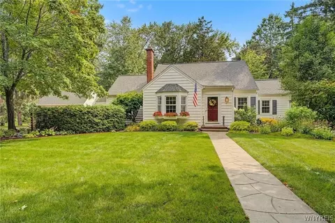 57 Lombardy Ln, Hamburg, NY 14075