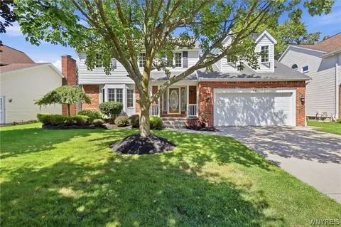 80 Britannia Dr, East Amherst, NY 14051