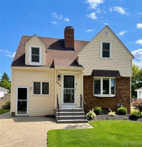 100 Woodcrest Dr, Buffalo, NY 14220