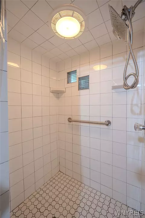 Bath - 32 Camner Ave, Lancaster, NY 14086 photo 7 of 7