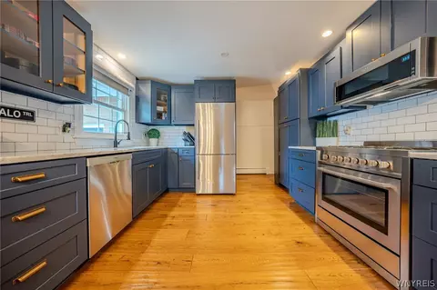 Kitchen - 32 Camner Ave, Lancaster, NY 14086 photo 5 of 5