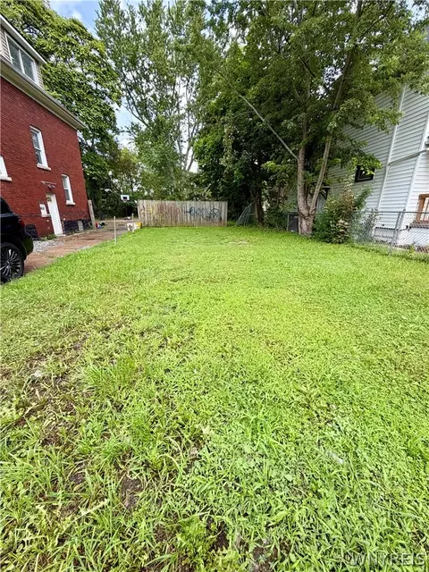 1316 North Ave, Niagara Falls, NY 14305