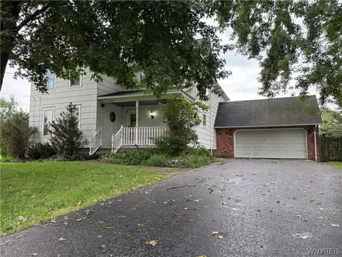 7995 Westphalinger Rd, East Amherst, NY 14051