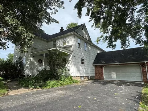 7995 Westphalinger Rd, East Amherst, NY 14051