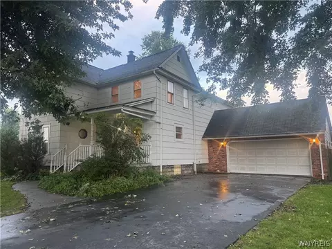 7995 Westphalinger Rd, East Amherst, NY 14051