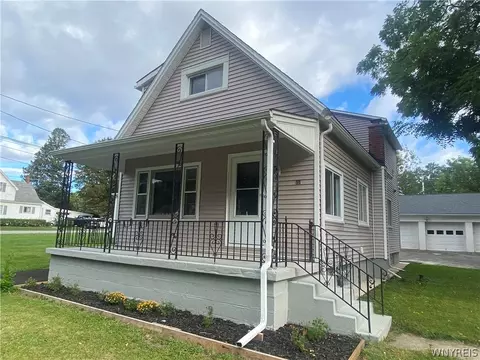 86 Bellevue Ave, Cheektowaga, NY 14227