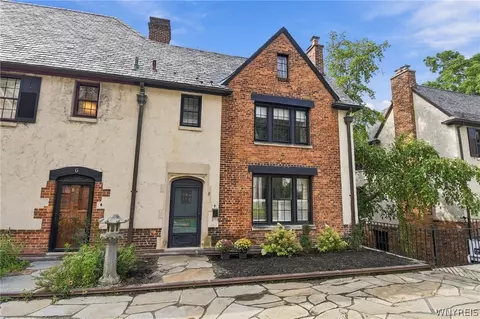 8 Mayfair Ln, Buffalo, NY 14201