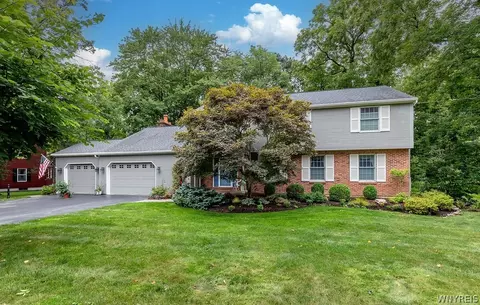 25 Timberlake Dr, Orchard Park, NY 14127