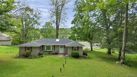 6374 Hunters Creek Rd, Wales, NY 14139