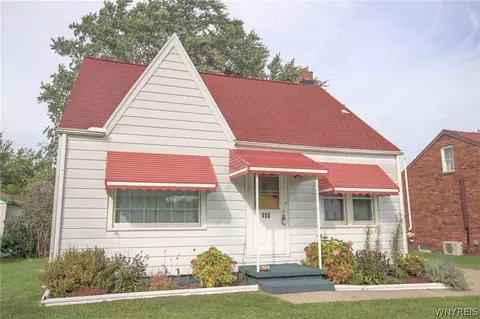 110 Leonard St, Lackawanna, NY 14218