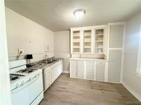 183 Roesch Ave, Buffalo, NY 14207 photo 4