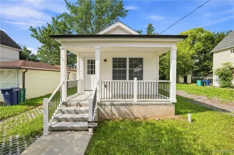 88 Bush St, Buffalo, NY 14207