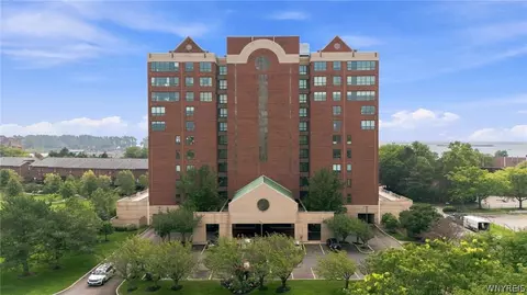 902 Admirals Walk #902, Buffalo, NY 14202