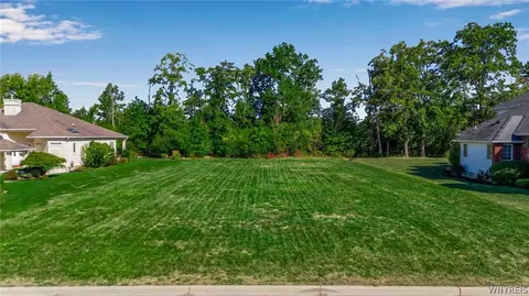 4652 Perry Ct, Lewiston, NY 14092
