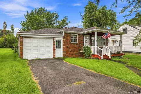 7020 Packard Rd, Niagara, NY 14304