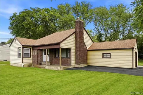 738 Upper Mountain Rd, Lewiston, NY 14092