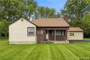 738 Upper Mountain Rd, Lewiston, NY 14092