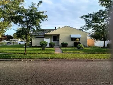 3 Winkler Dr, Tonawanda, NY 14150