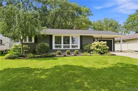 34 Saint Amelia Dr, Tonawanda, NY 14150