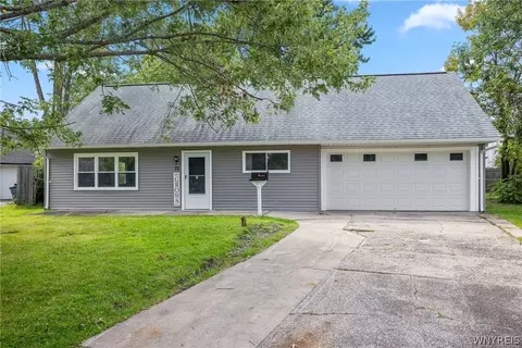71 Schutt Ct, Grand Island, NY 14072