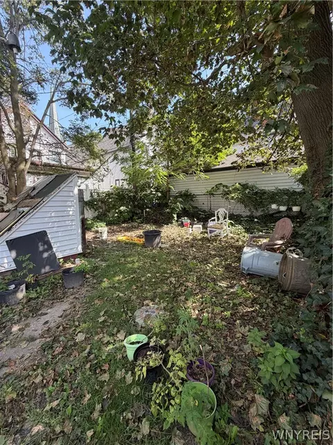 Exterior - 209 Grant St, Buffalo, NY 14213 photo 4 of 4