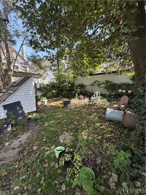 Exterior - 209 Grant St, Buffalo, NY 14213 photo 3 of 3