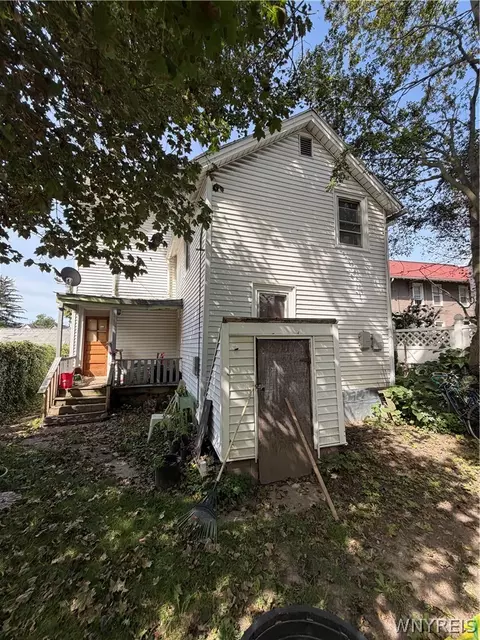 Exterior - 209 Grant St, Buffalo, NY 14213 photo 2 of 4