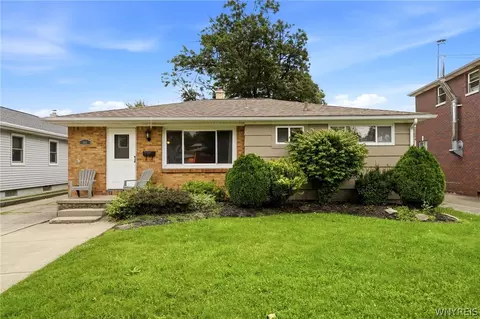 44 Hillcrest Dr, Amherst, NY 14226