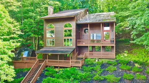 11 Four Wheel Dr, Ellicottville, NY 14731