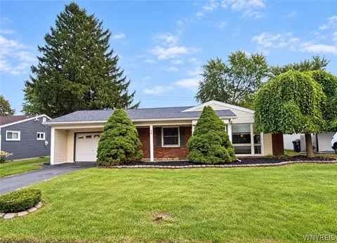 75 Burnside Dr, Tonawanda, NY 14150