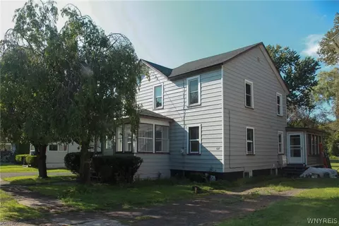 627 E State St, Albion, NY 14411