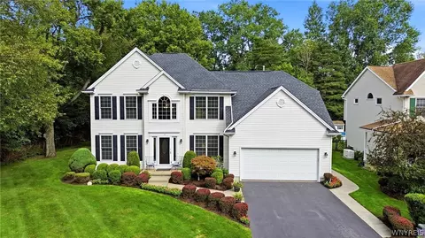 15 Brenridge Dr, East Amherst, NY 14051
