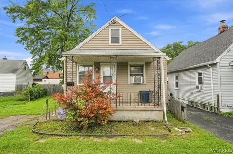 2926 Portland St, Niagara, NY 14035
