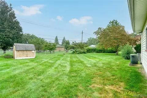 Exterior - 215 Noridge Dr, Irondequoit, NY 14622 photo 4 of 5